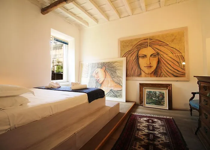 Trevi Fountain 2br