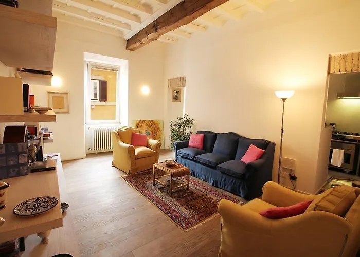 Trevi Fountain 2br Appartement Rome